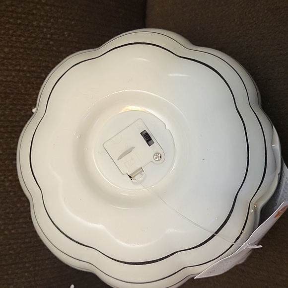 CERAMIC LIGHT UP PUMPKIN 🎃 - Picture 16 of 16